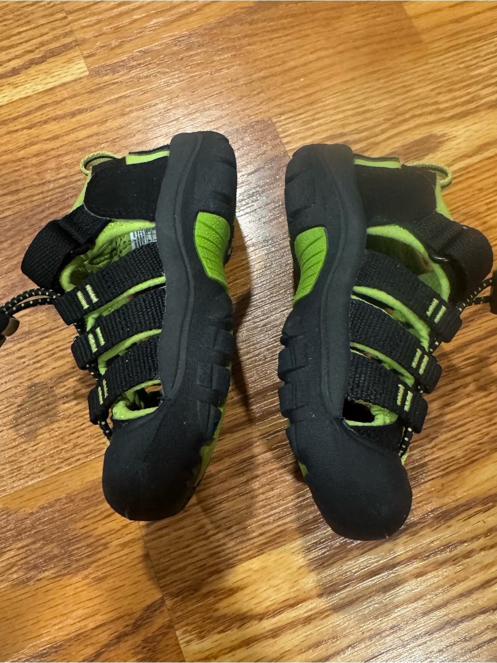 Keen Black & Lime Green Waterproof Sandals - Picture 2 of 6